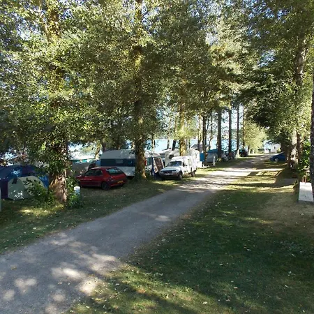 Camping Le St Etienne Villefranche-de-Panat