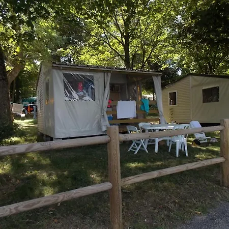 Camping Le St Etienne Villefranche-de-Panat
